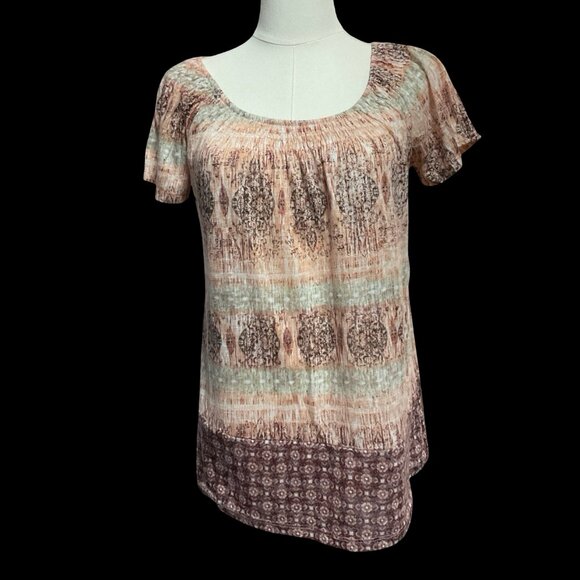 👗5/$25 - Orange/Tan Graphic Print Top w/ Shirred Neckline - Picture 1 of 2
